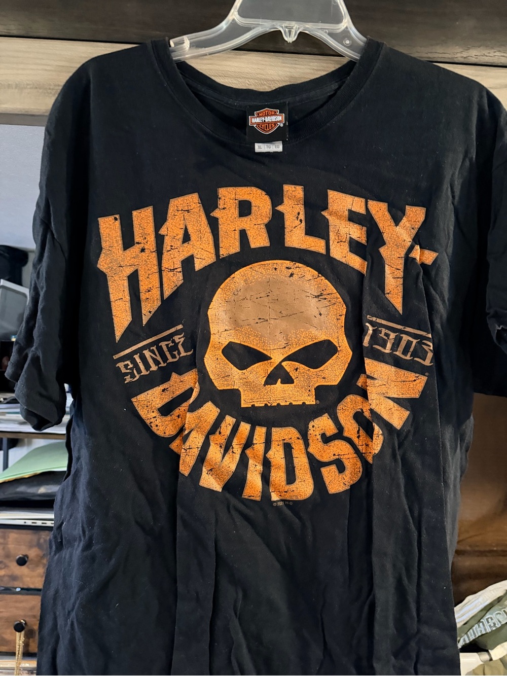 Harley-Davidson Black Tee with Distressed Orange Skull Graphic